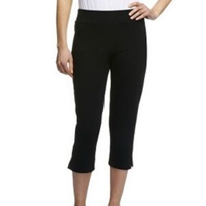 Women with Control Contour Waist Pull-on Capris